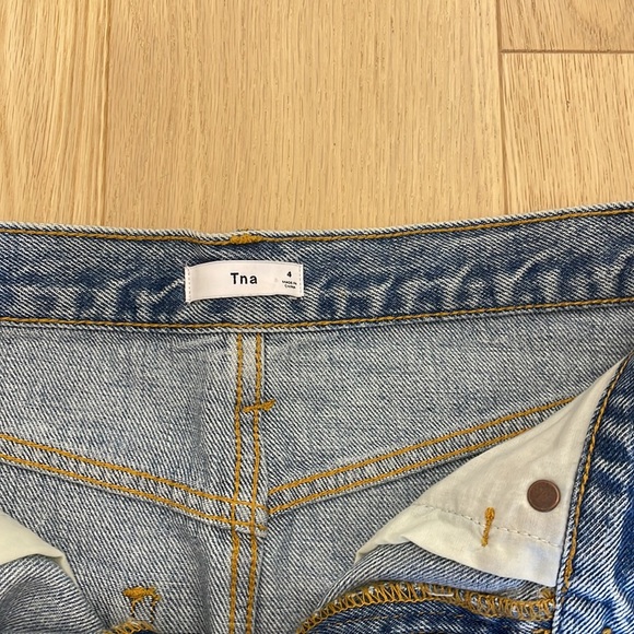 TNA Denim mini skirt, size 4 - Picture 3 of 4